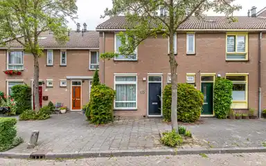 123m2 house to rent for 2750€/month in Muiderhof 10, Weesp