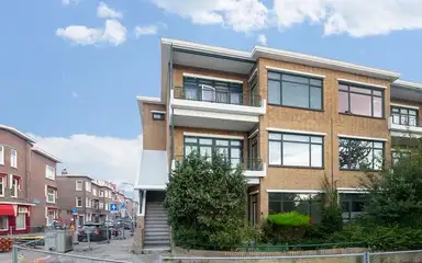 129m2 apartment to rent for 2450€/month in De Eerensplein 40, The Hague