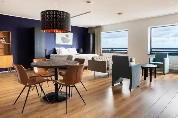 72m2 studio to rent for 4205€/month in Rijswijkseplein 786, Den Haag