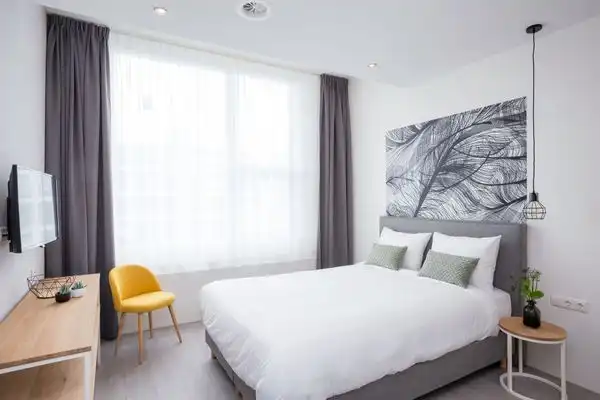 24m2 studio to rent for 5109€/month in Tempelhofstraat 2, Amsterdam