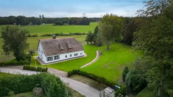 296m2 apartment to rent for 4000€/month in Klein Molenbeek 6, Bergen op Zoom