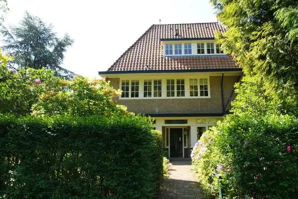 331m2 house to rent for 4750€/month in De Wetlaan 14, Zeist