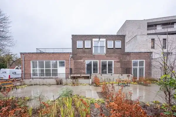 215m2 house to rent for 2400€/month in Dorpsmatenstraat 52, Hengelo
