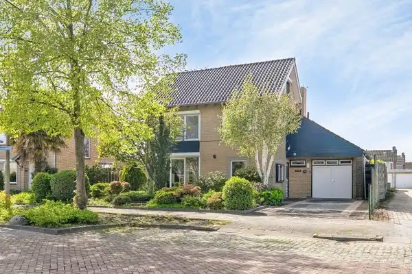 170m2 house to rent for 2260€/month in Steenbergen
