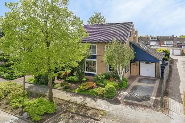 170m2 house to rent for 2260€/month in Steenbergen