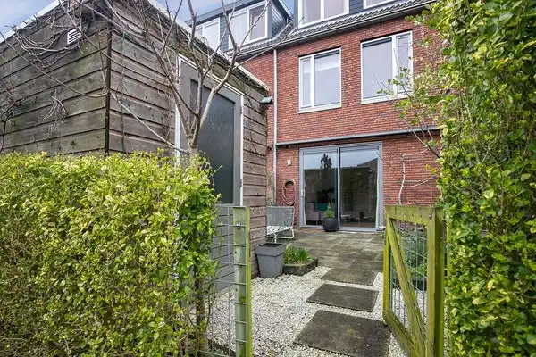 125m2 house to rent for 2495€/month in Hartenruststraat, Rotterdam