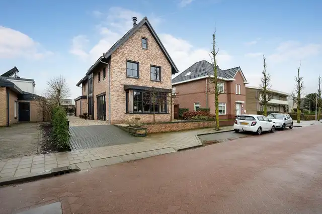 245m2 house to rent for 2800€/month in Doelakkerweg 54, Ameide