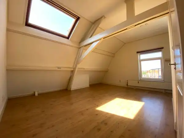 21m2 studio to rent for 656€/month in Regentesselaan 183E, Den Haag