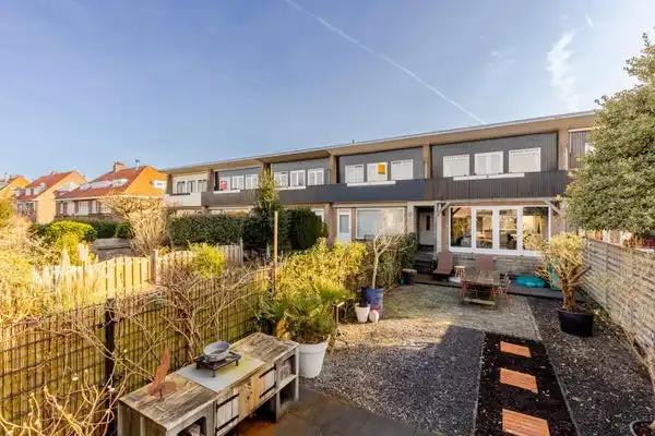 167m2 house to rent for 3750€/month in Grindweg 34, Rotterdam