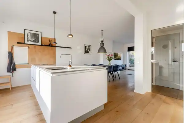 167m2 house to rent for 3750€/month in Grindweg 34, Rotterdam