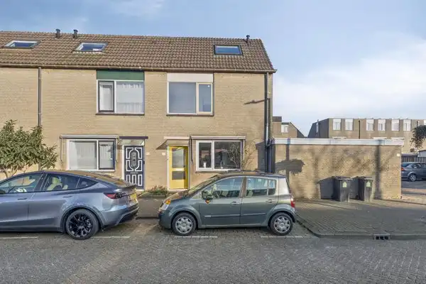107m2 house to rent for 1600€/month in Schinnenbaan, Rotterdam