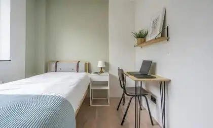 76m2 room to rent for 918€/month in Eisenhowerlaan, Den Haag