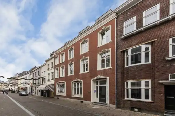49m2 apartment to rent for 876€/month in Limbrichterstraat, Sittard