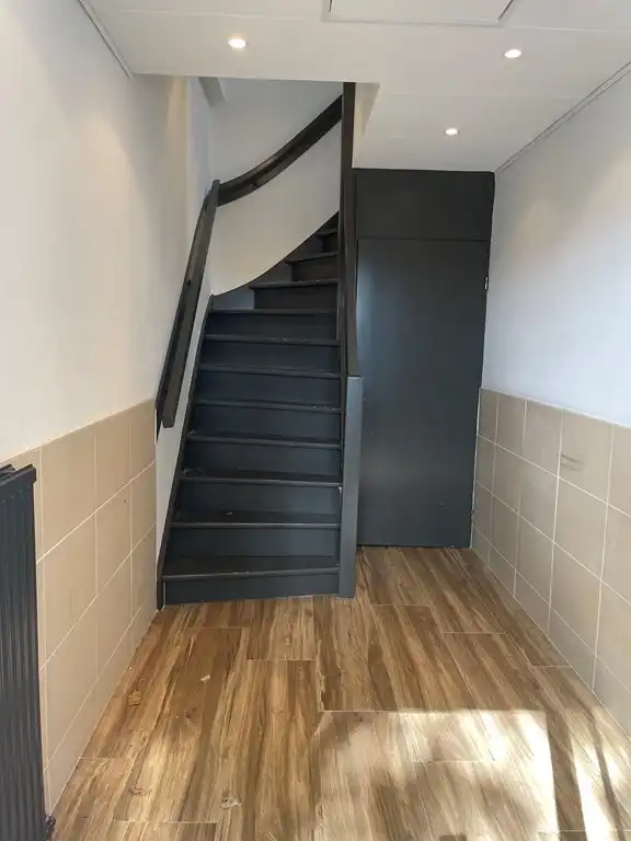 200m2 apartment to rent for 3500€/month in Jan van Gentstraat, Badhoevedorp