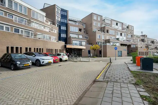 84m2 apartment to rent for 1795€/month in Vollenhoveschans 34, Almere