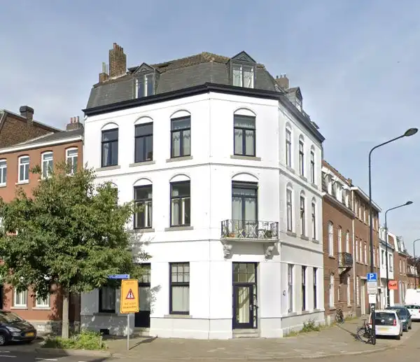 31m2 studio to rent for 1125€/month in Parallelweg, Maastricht