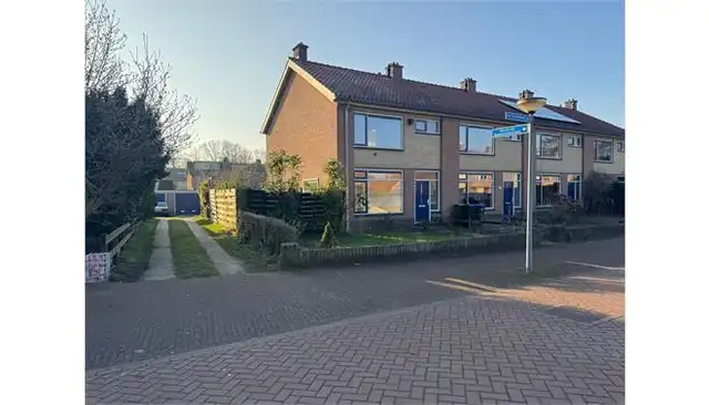 113m2 house to rent for 1583€/month in Estrikweg 19, Huizen