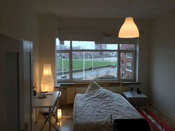 16m2 room to rent for 595€/month in Dr. Lelykade, Den Haag