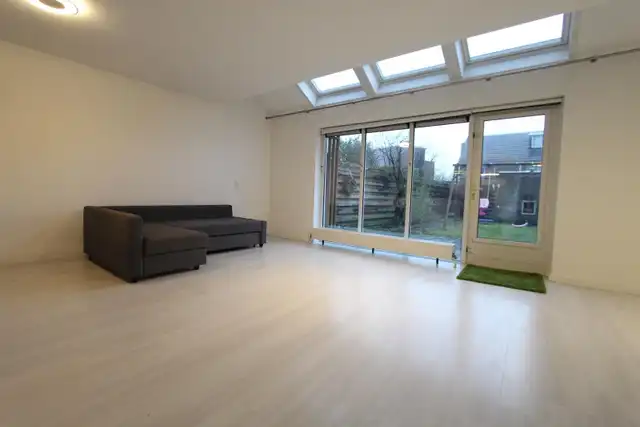 123m2 house to rent for 2500€/month in Rie Cramerplantsoen 35, Hoofddorp