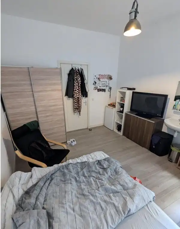 15m2 room to rent for 585€/month in Haagdijk, Breda