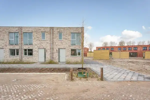 94m2 house to rent for 1750€/month in Elizabeth Anscombestraat, Almere