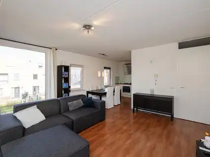 90m2 apartment to rent for 1330€/month in Dick Bosstraat 103, Almere
