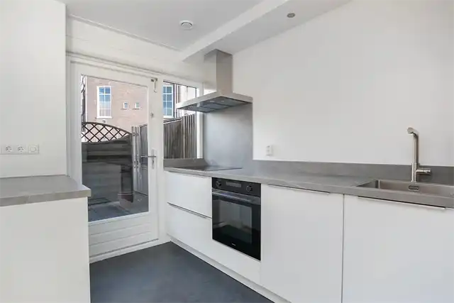 105m2 apartment to rent for 2750€/month in Kruisstraat, Haarlem