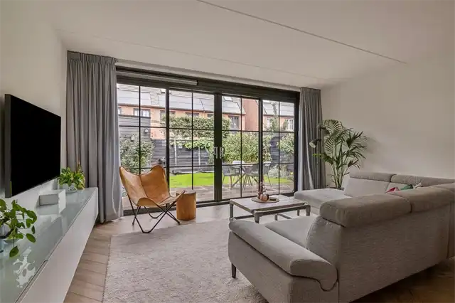 150m2 apartment to rent for 2975€/month in Laan van Tudor, Hoofddorp