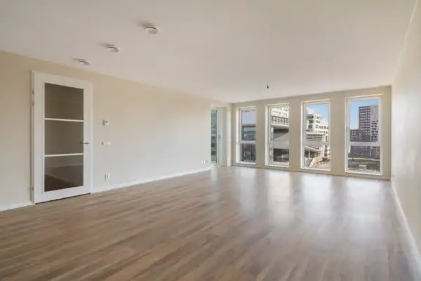 126m2 apartment to rent for 2600€/month in Mangoweg 225, Leiden