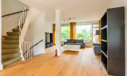 145m2 room to rent for 918€/month in Van der Boechorststraat, Amsterdam