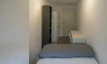 90m2 room to rent for 928€/month in Kapelstraat, Rotterdam