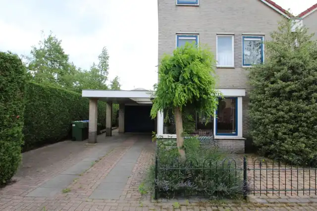 135m2 house to rent for 1350€/month in Braamspinner, Meppel