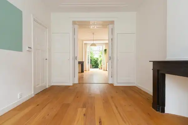 105m2 apartment to rent for 2550€/month in De Vriesstraat 37, Den Haag