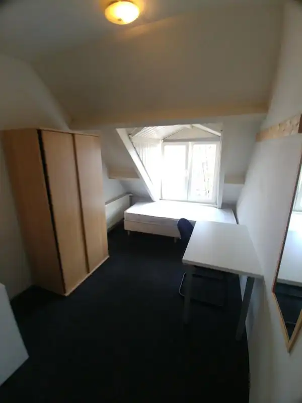 9m2 room to rent for 375€/month in Tongelresestraat 445, Eindhoven