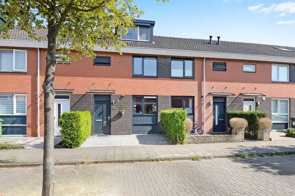 113m2 house to rent for 2200€/month in Kabajastraat, Purmerend