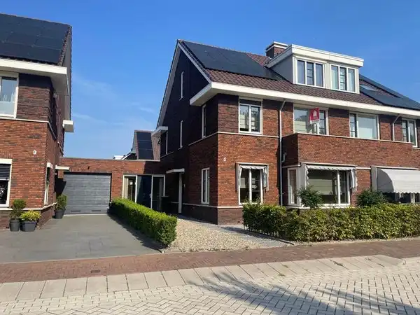 190m2 house to rent for 2500€/month in Boerhaavelaan 20, Katwijk aan Zee