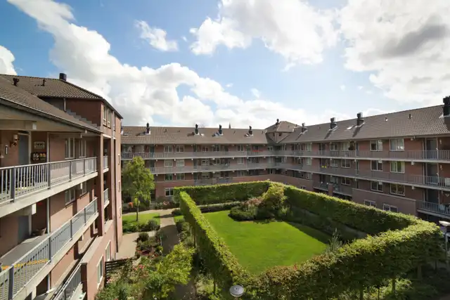 84m2 apartment to rent for 1040€/month in Zamenhof, Heemskerk