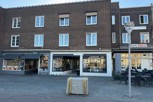130m2 apartment to rent for 1350€/month in Markt 120, Geleen