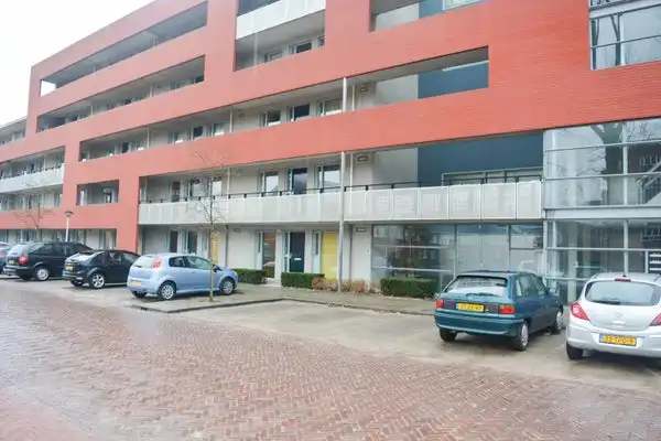 80m2 apartment to rent for 1890€/month in Eijmerspoelstraat, Leiden
