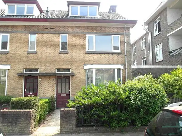 117m2 house to rent for 2300€/month in Ternatestraat 2, Delft