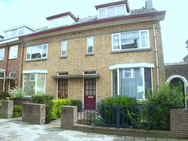 117m2 house to rent for 2300€/month in Ternatestraat 2, Delft