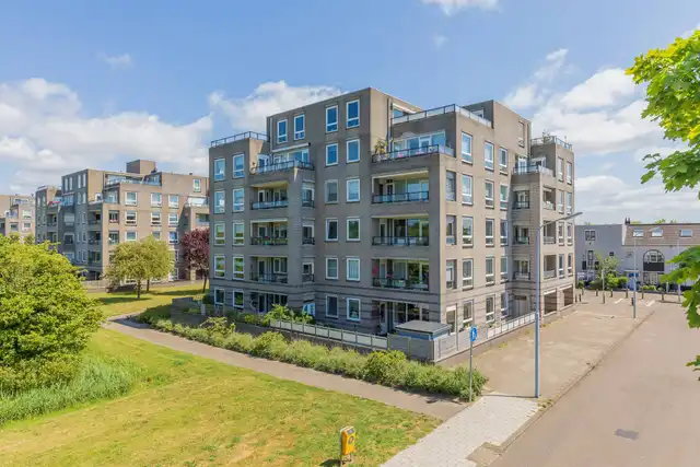 100m2 apartment to rent for 2665€/month in Hannie Schaftstraat 185, Hoofddorp
