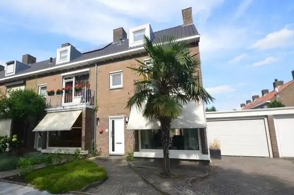 161m2 house to rent for 1995€/month in Vrijheidslaan, Maastricht