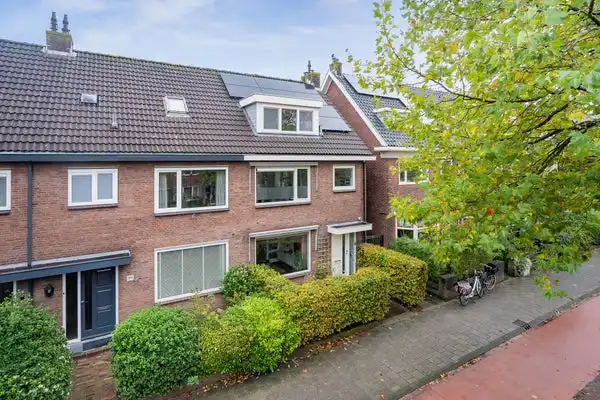 132m2 house to rent for 2875€/month in Rijksstraatweg 282, Haarlem